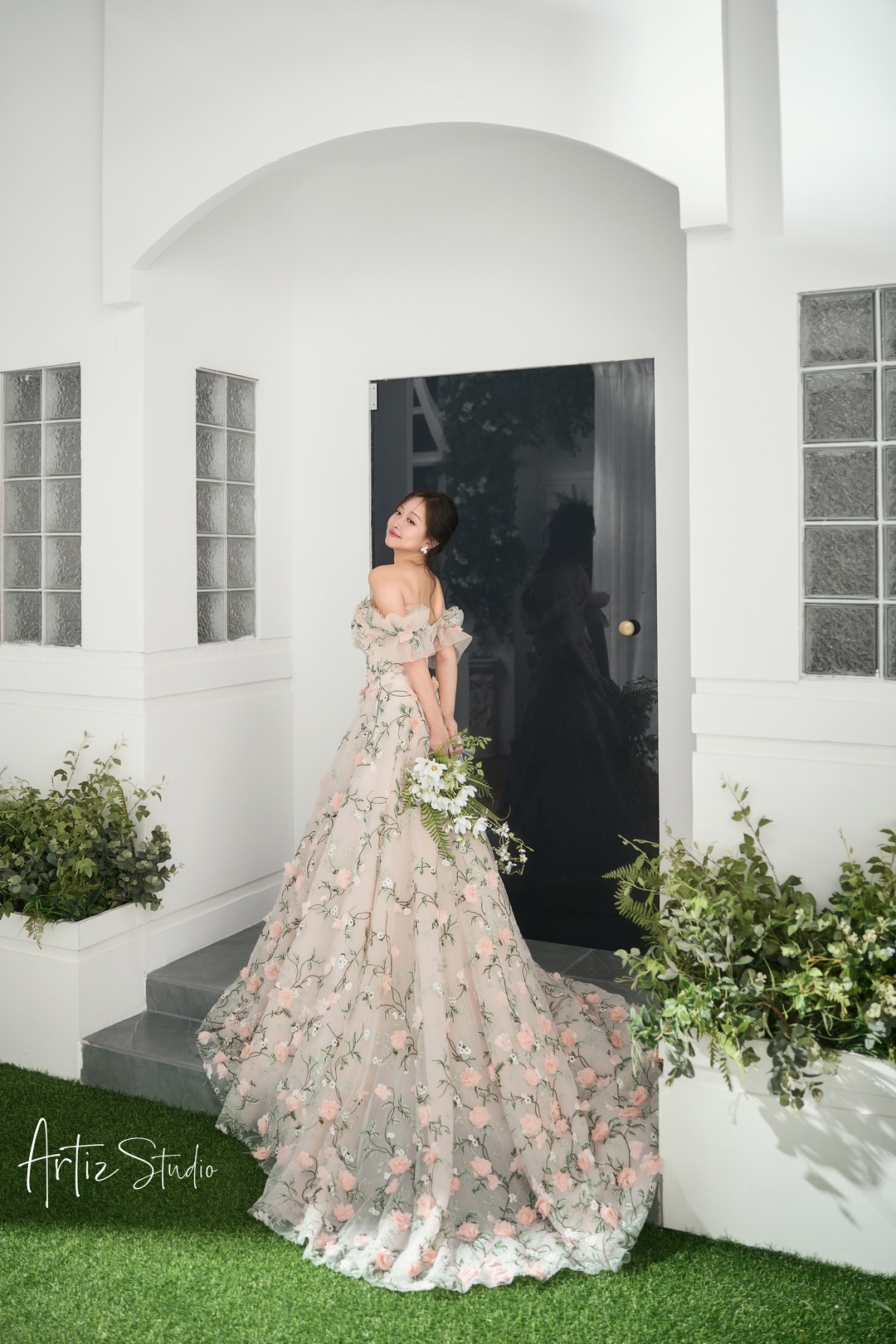 ANNA-INFLUENCER A